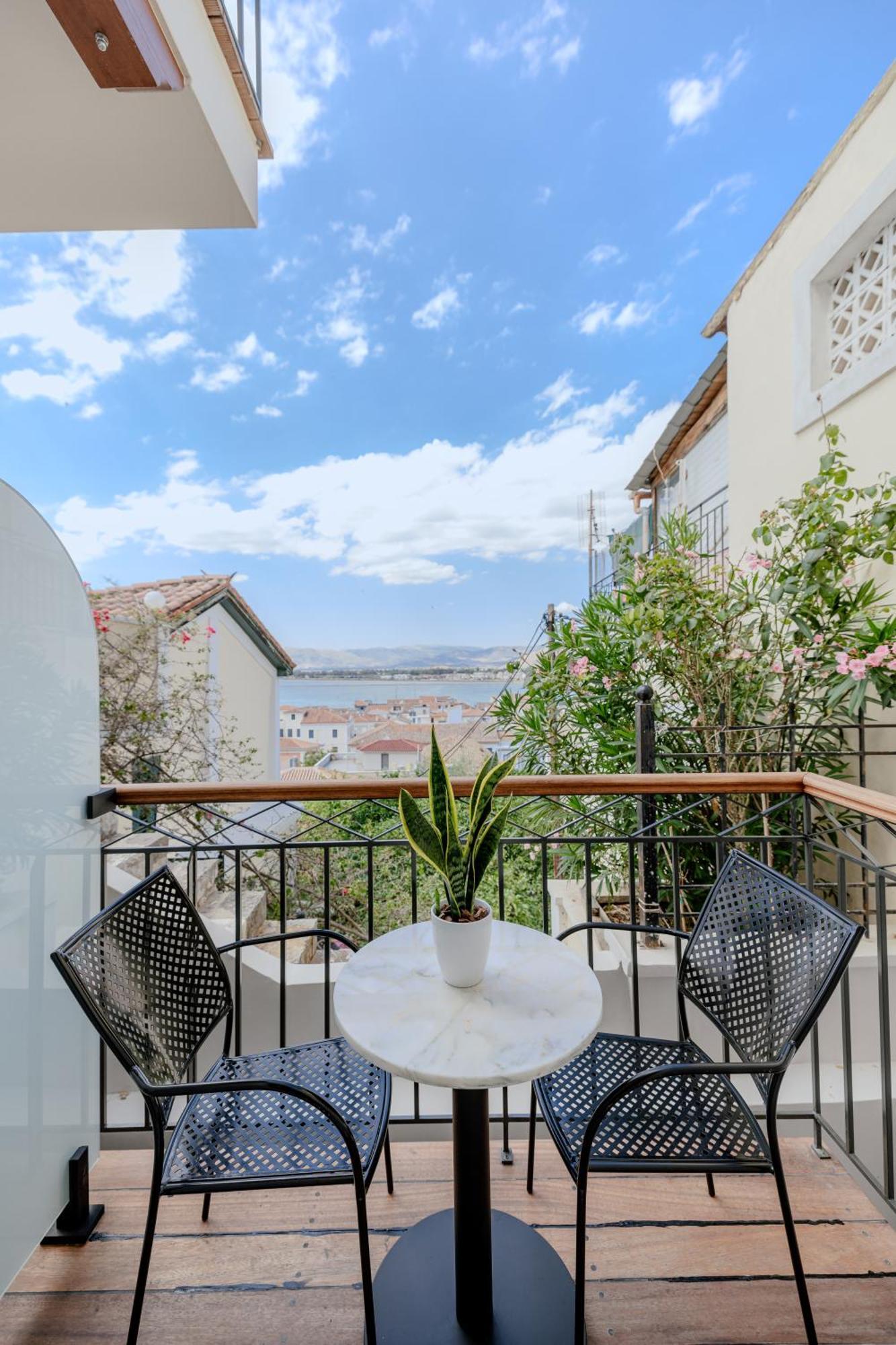 Nafplion Comfy Suites Экстерьер фото